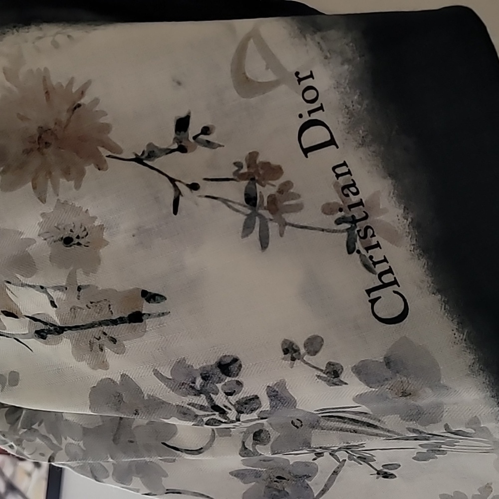 Dior Beige and Black Silk Scarf - Picture 5 of 9